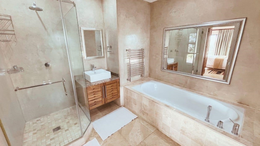 4 Bedroom Property for Sale in Grootbrakhoogte Western Cape